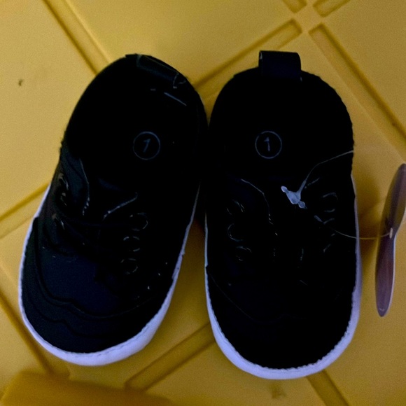 Black and white oxfords (infant) new - Picture 1 of 4